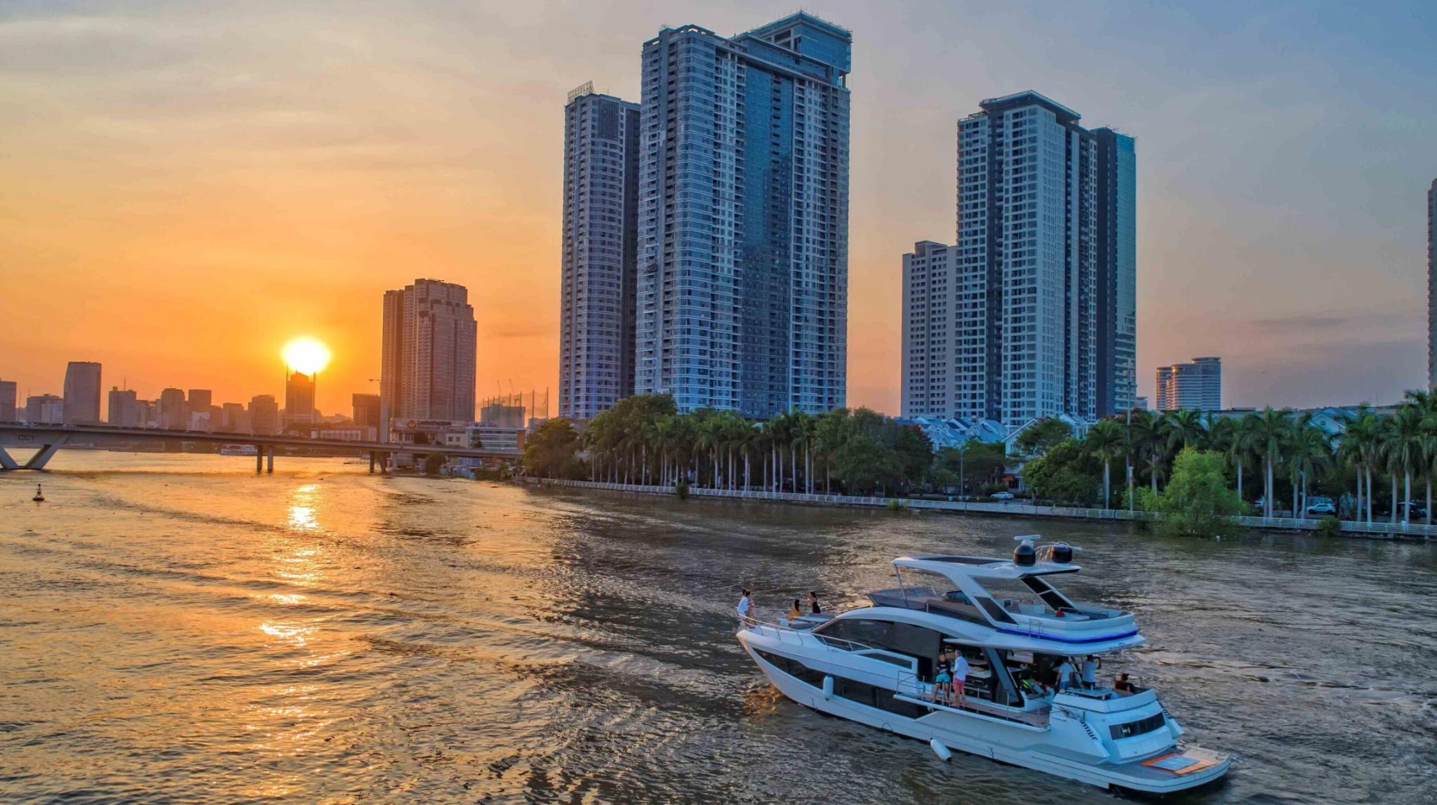Saigon – a collection of must-see beautiful sights from a yacht